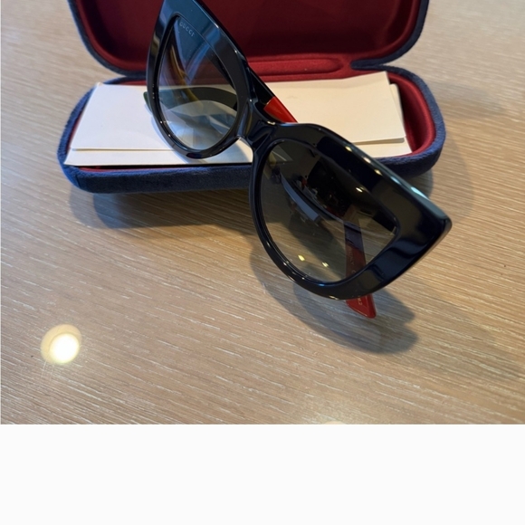 Authentic Gucci Cat Eye Sunglasses - Picture 3 of 13